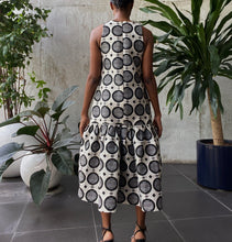 Load image into Gallery viewer, Jacquard Damask Dropped-Hem Dress in Black and White
